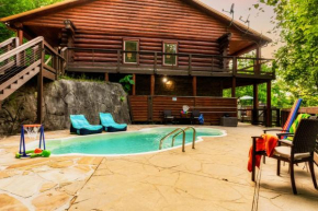 Enclave - 5 Suites - Private Outdoor Pool - Arcade - Fire Table & Pit - Outdoor Kitchen - Hot Tub